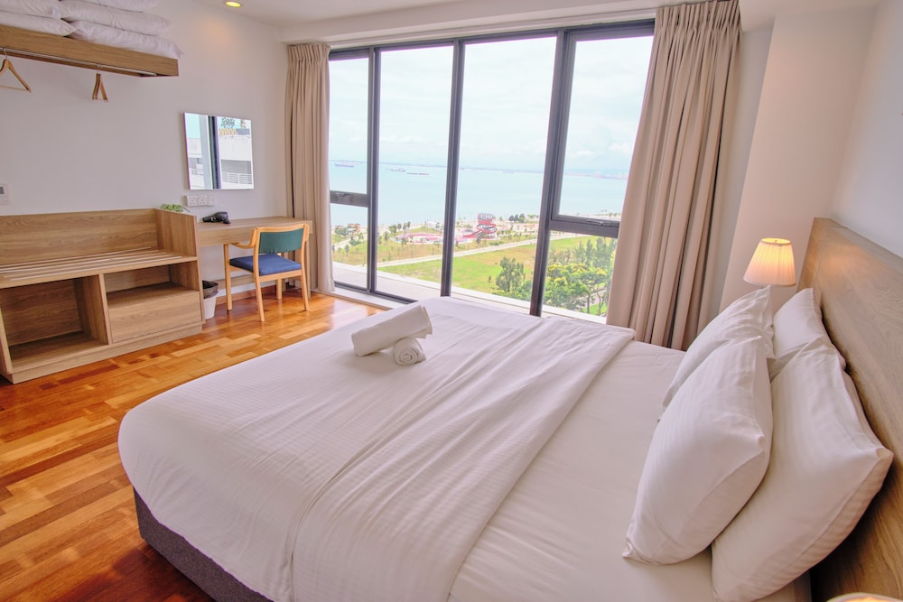 Elite Apartment, Multiple Beds, Partial Sea View