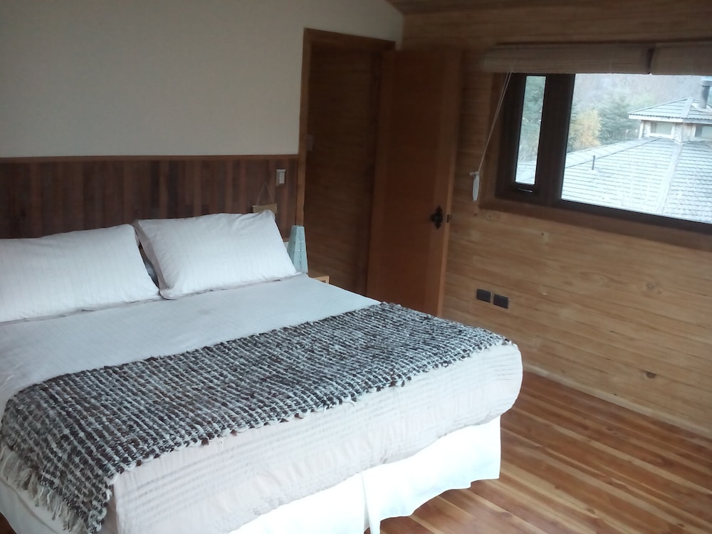 Comfort Quadruple Room, 2 Bedrooms, Private Bathroom (Tineo) photo 1