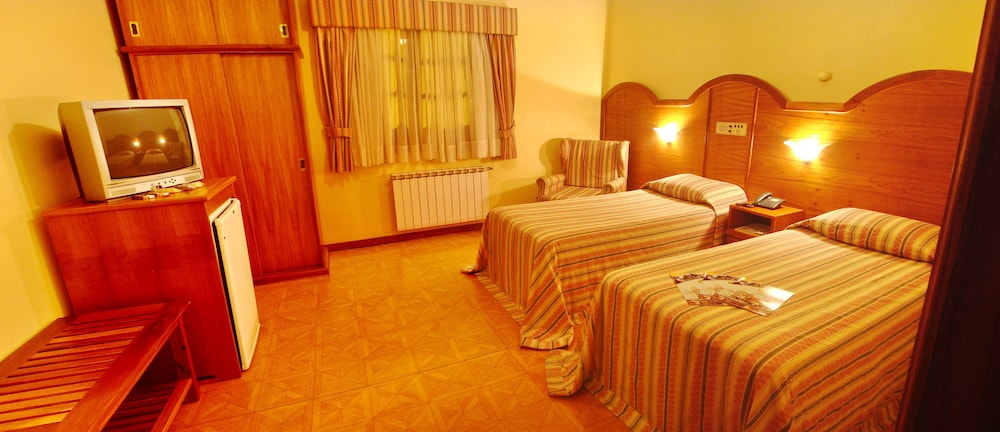 Deluxe Twin Room, 2 Twin Beds photo 1