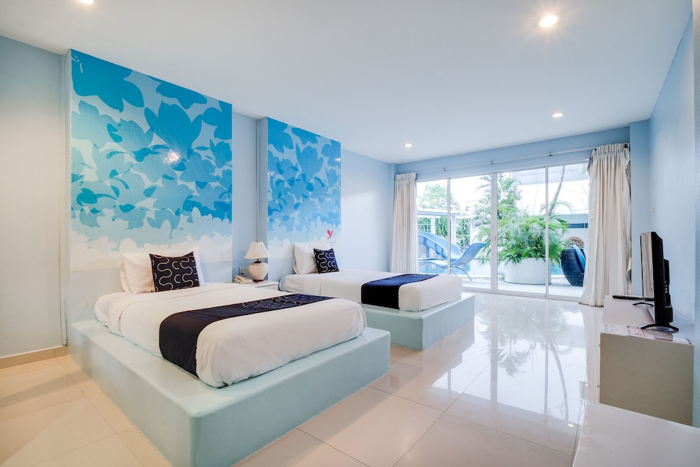 Superior Twin Room, Pool Access