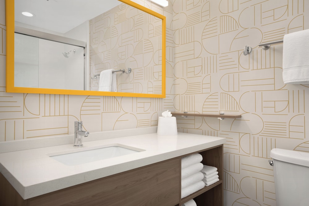 Studio, 2 Queen Beds, Accessible, Bathtub (Mobility & Hearing, Balcony) - Photo 8