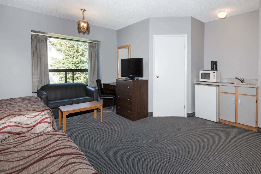 Studio Suite, 2 Double Beds, Non Smoking - Photo 4