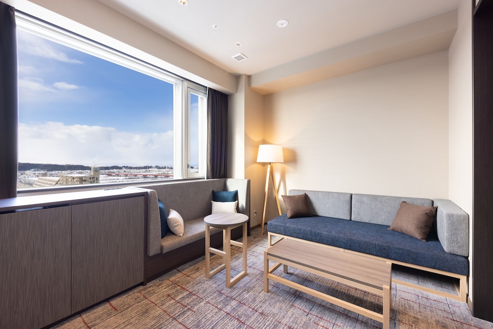 Premium Twin Room, Non Smoking - Photo 4
