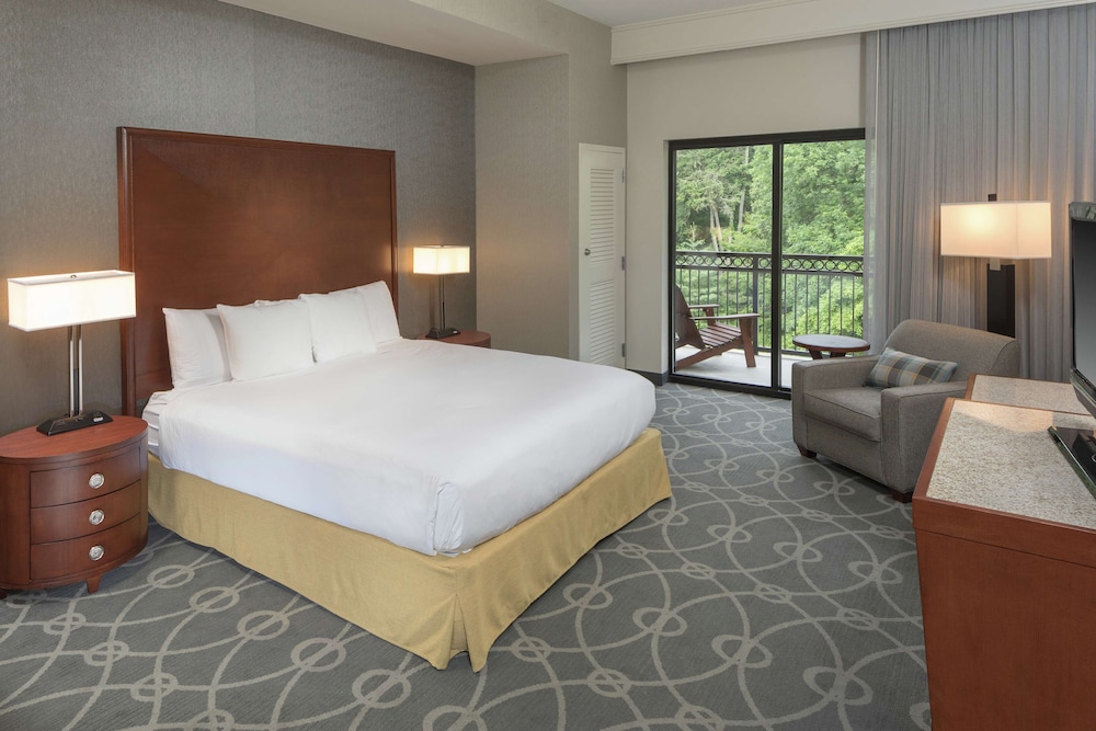 One King Bed Non-Smoking with Balcony