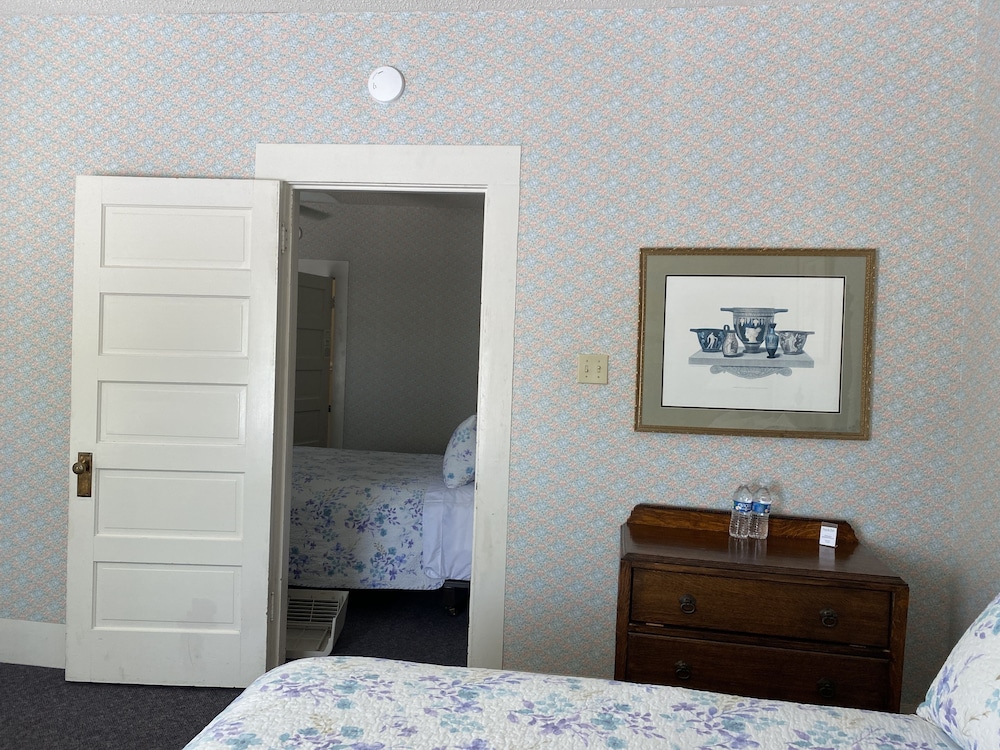 Signature Suite, 2 Queen Beds photo 1