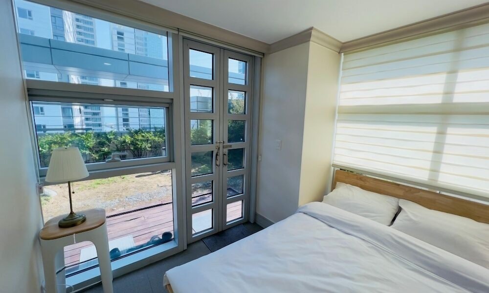 Executive Suite - Photo 3
