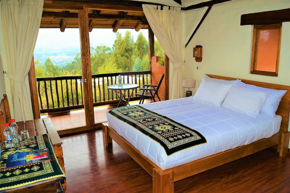 Panoramic Double Room, 1 Queen Bed, City View (2) photo 1