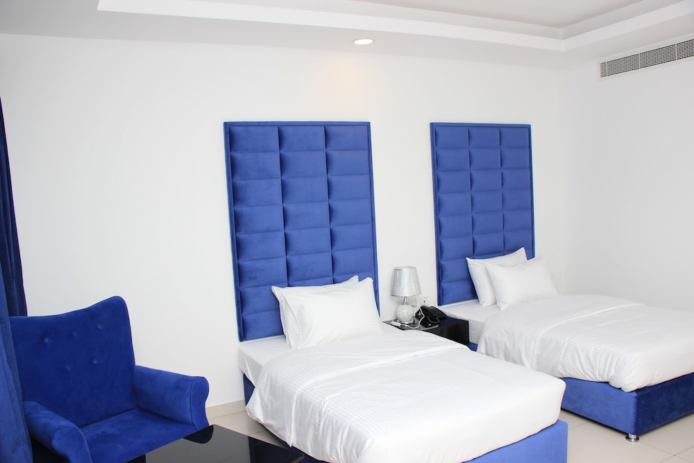 Standard Twin Room, 2 Twin Beds, Smoking, City View - Photo 7