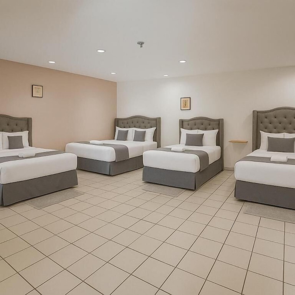 Economy Quadruple Room, Pool View photo 1
