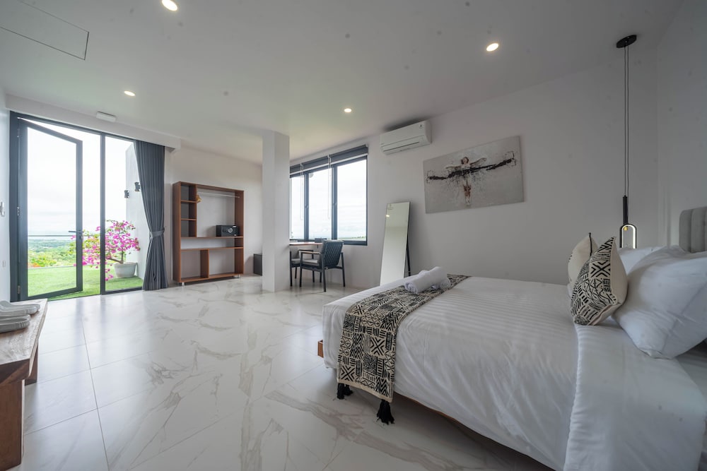 Deluxe Ocean View Room
