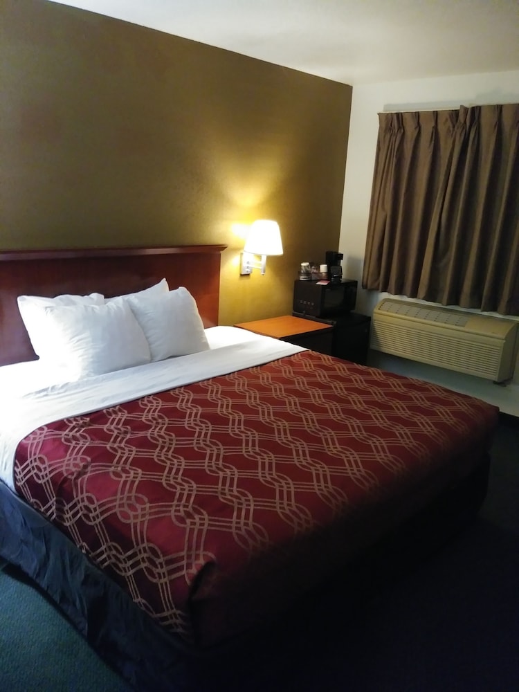 Room, 1 King Bed - Photo 2