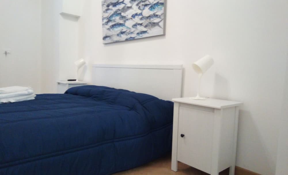 Double Room, Private Bathroom (White)