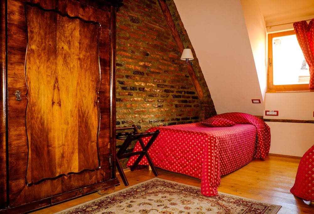 Standard Twin Room, 2 Twin Beds - Photo 7