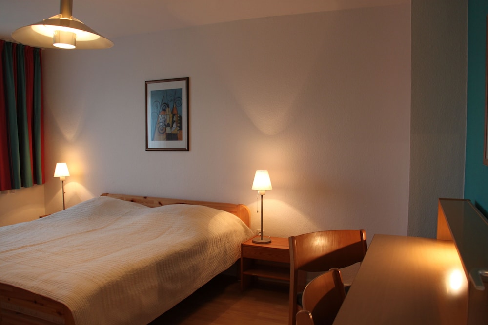 Apartment (62)