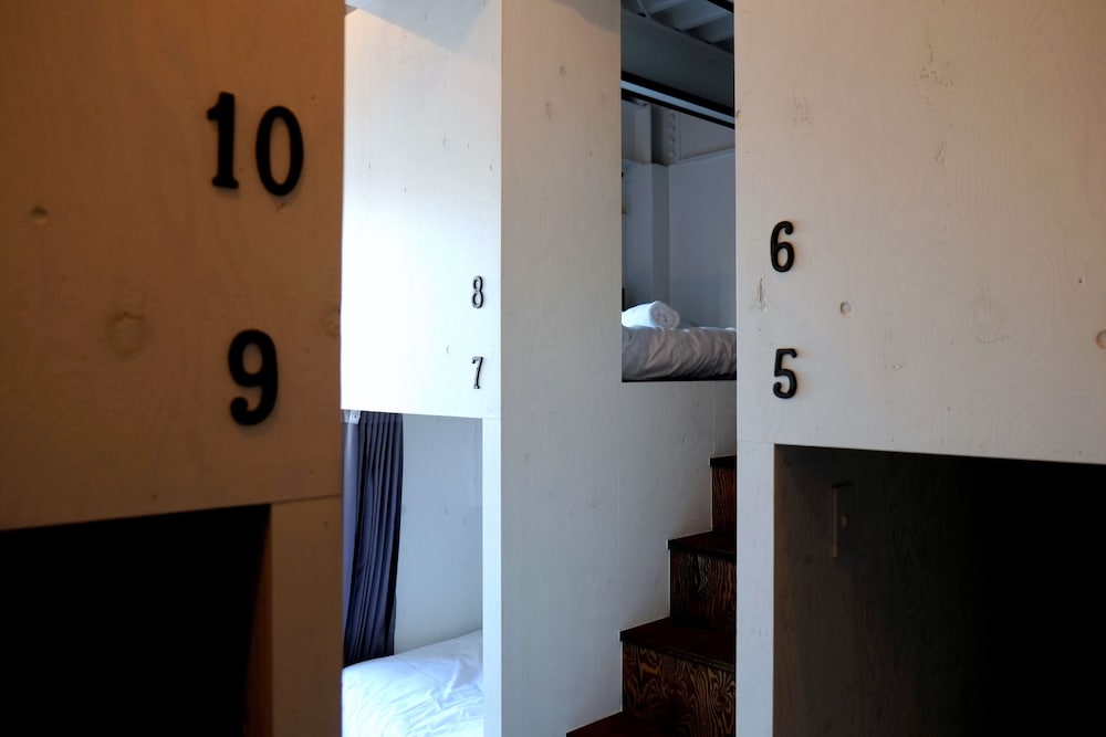 Shared Dormitory, Mixed Dorm, Non Smoking, Shared Bathroom photo 2