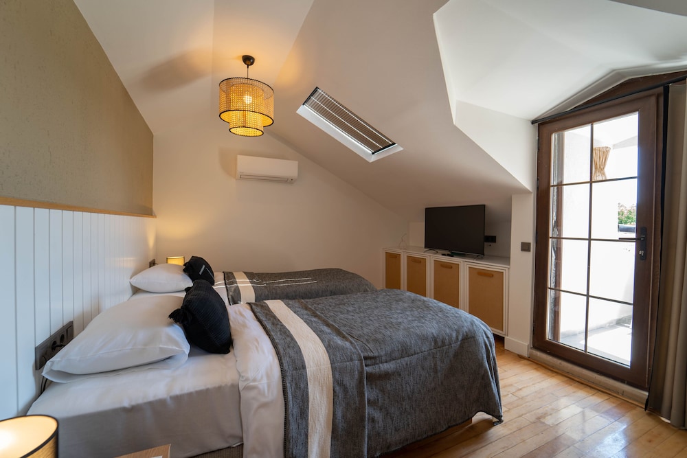 Club Twin Room