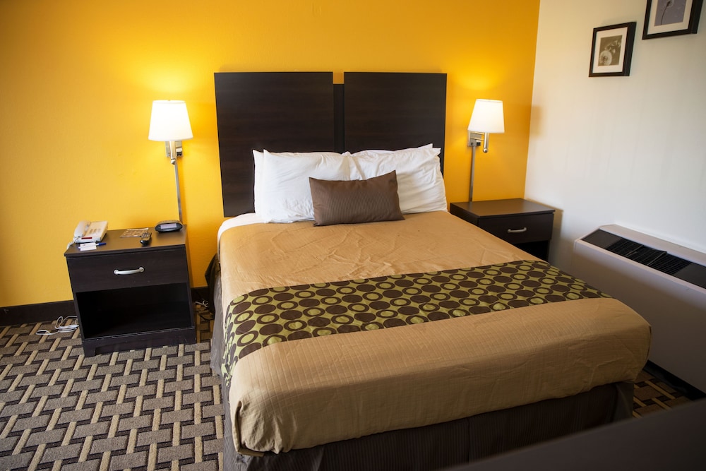 Standard Room, 1 Queen Bed photo 1