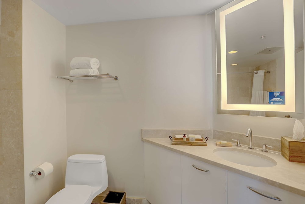 Suite, 1 King Bed, Accessible, Ocean View (Bathtub) - Photo 9