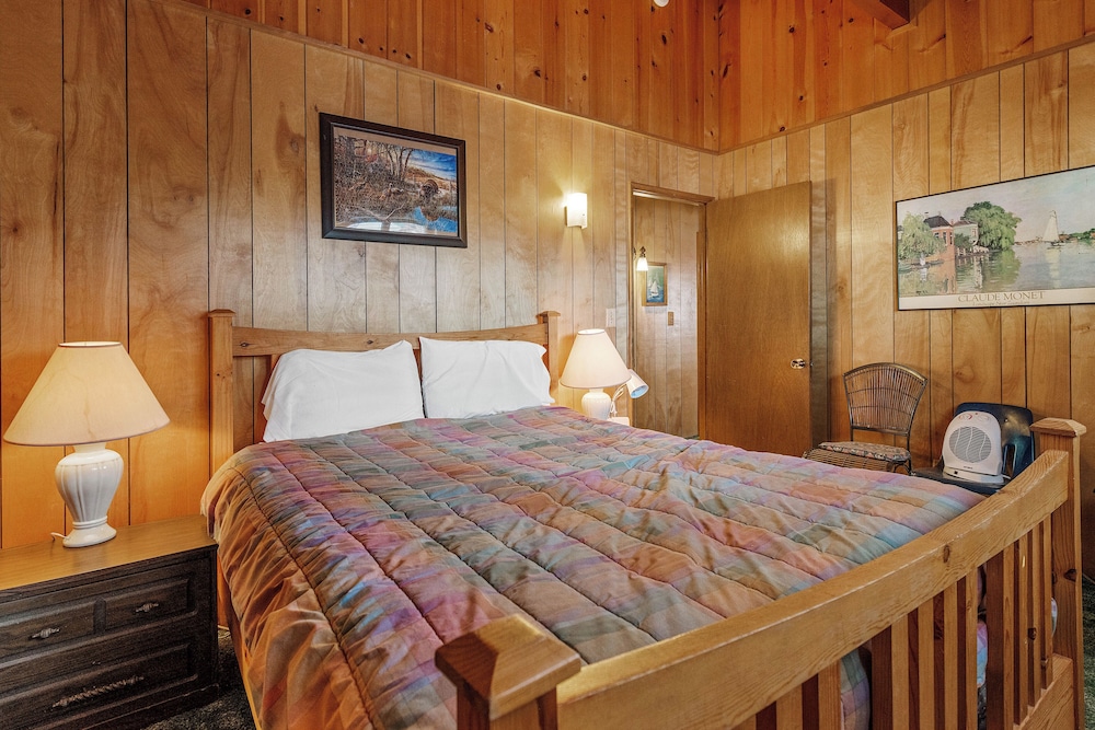Basic Cabin photo 2