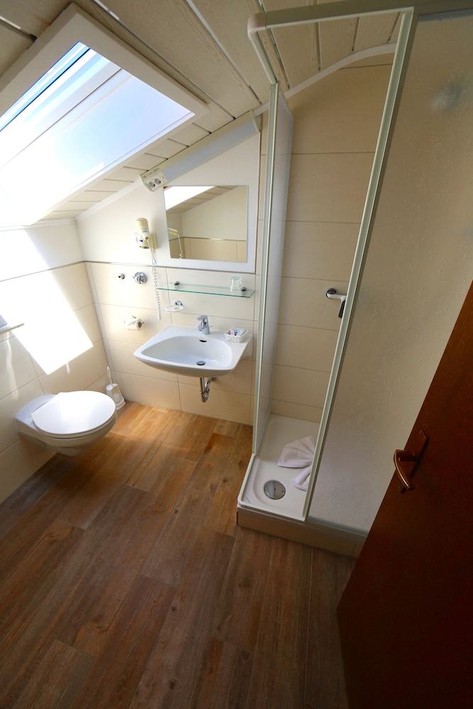 Basic Room, 1 Twin Bed photo 3