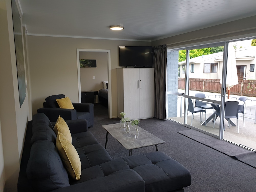 Family Apartment photo 2