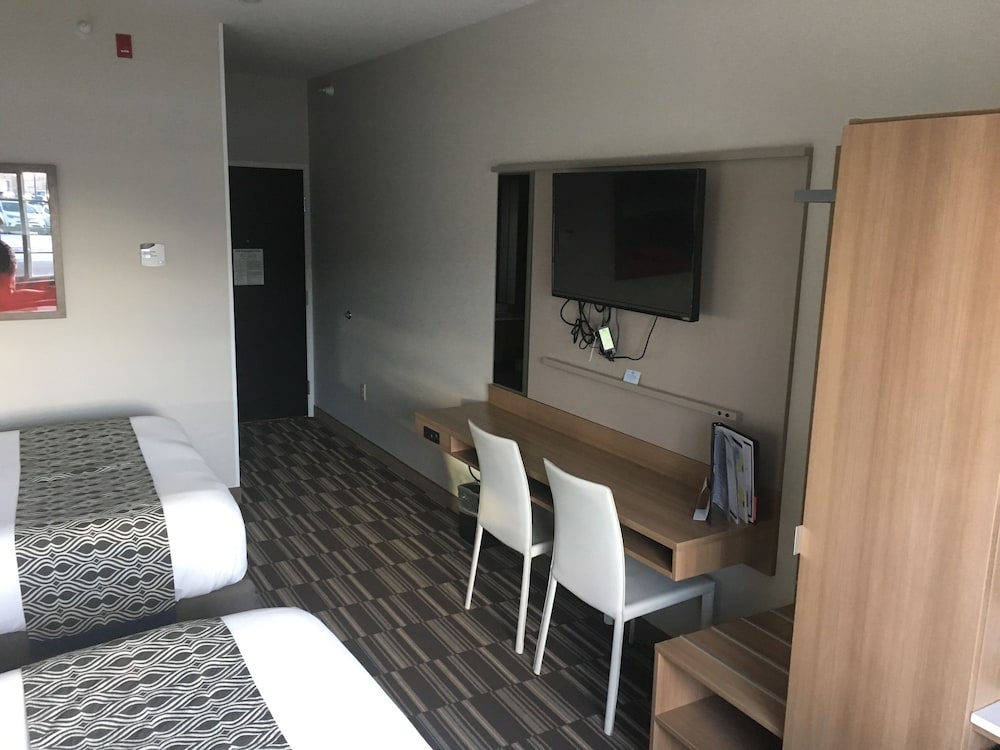Room, 2 Queen Beds, Non Smoking photo 2