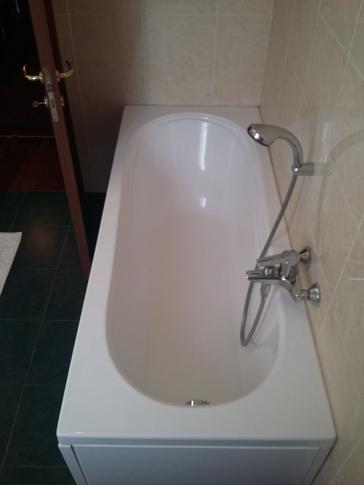 Deluxe Double Room, 1 Double Bed, Private Bathroom photo 2