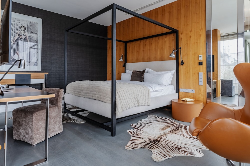 Junior Suite (Signature - MI - RYST)