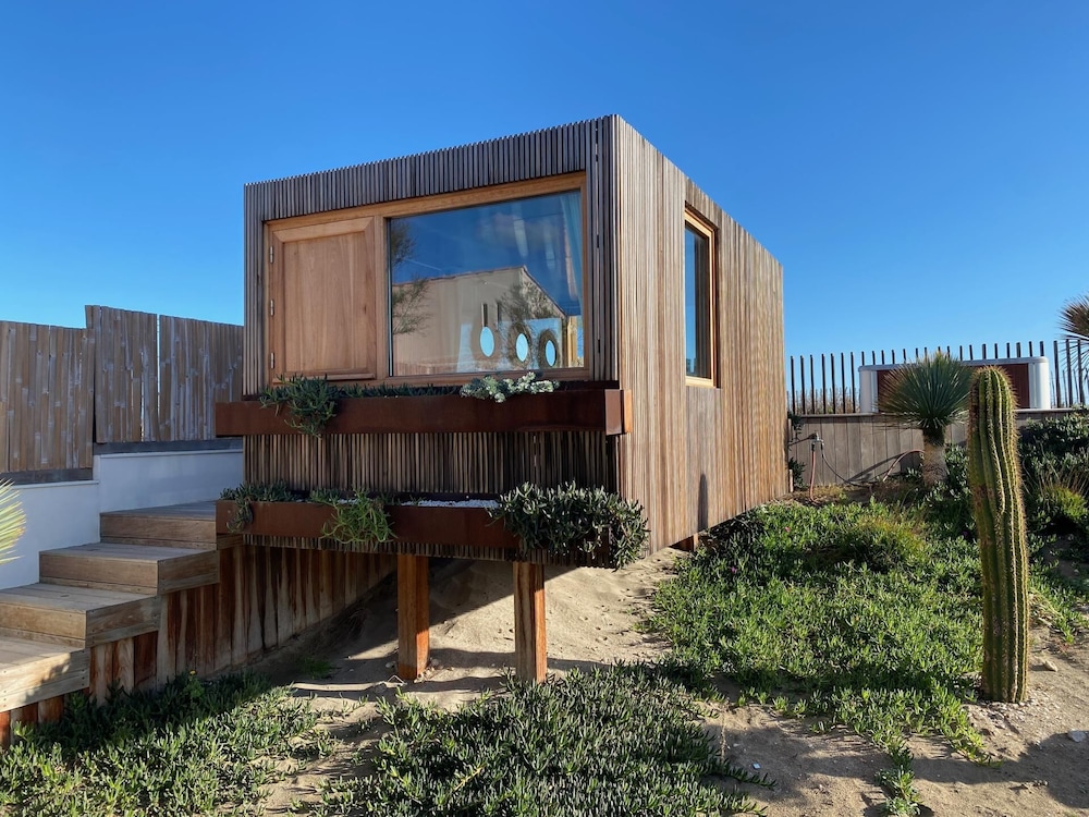 Deluxe Cabin, 1 Queen Bed, Terrace, Sea View photo 2