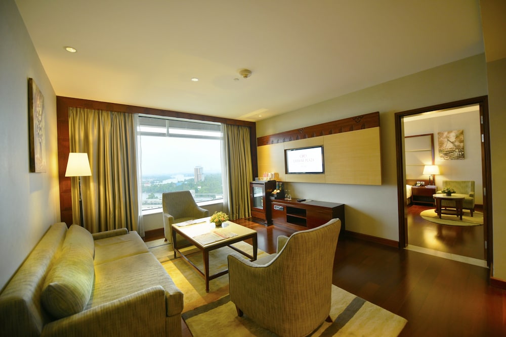 Club Suite, 1 King Bed, Accessible, Club Lounge Access