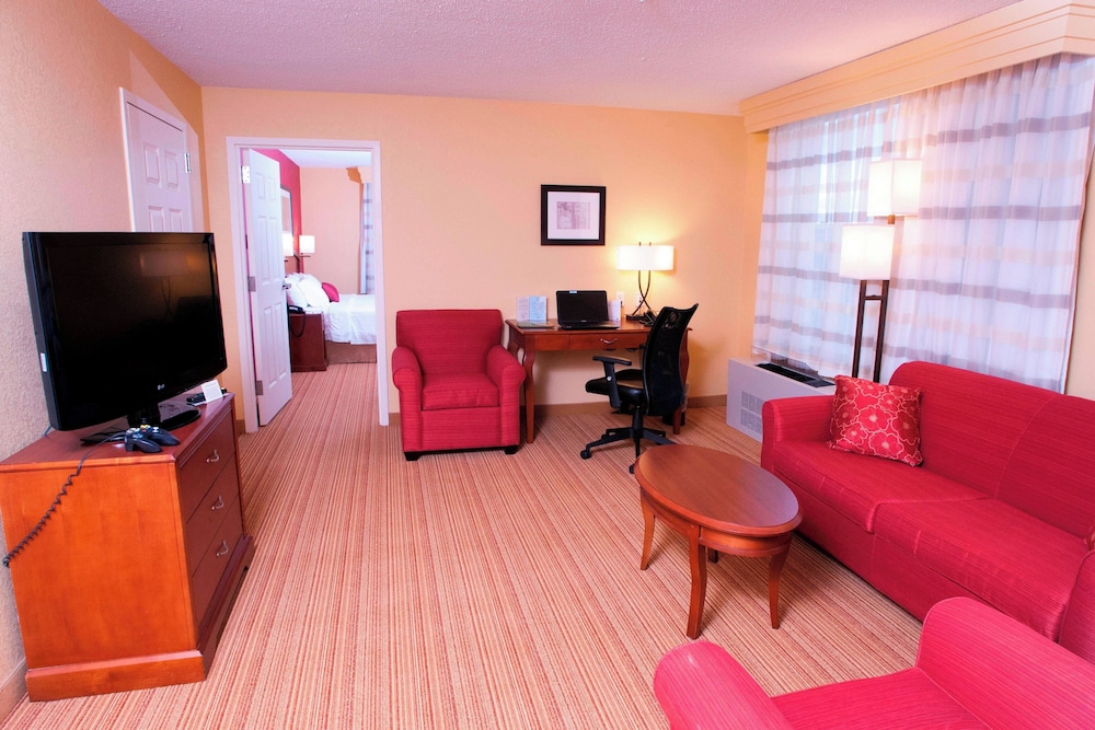 Junior Suite, 1 King Bed with Sofa bed - Photo 1