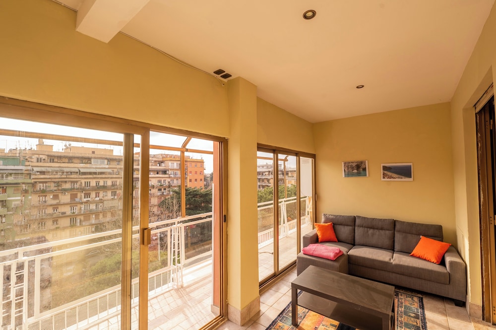 Basic Condo, City View