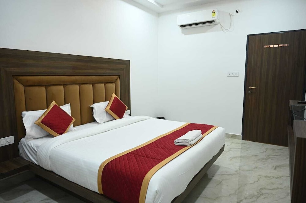 Deluxe Room - Photo 2