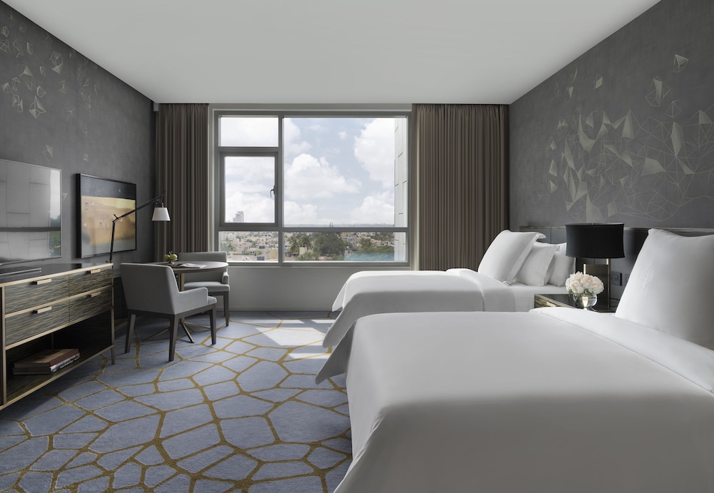 Club Room King Club Room King