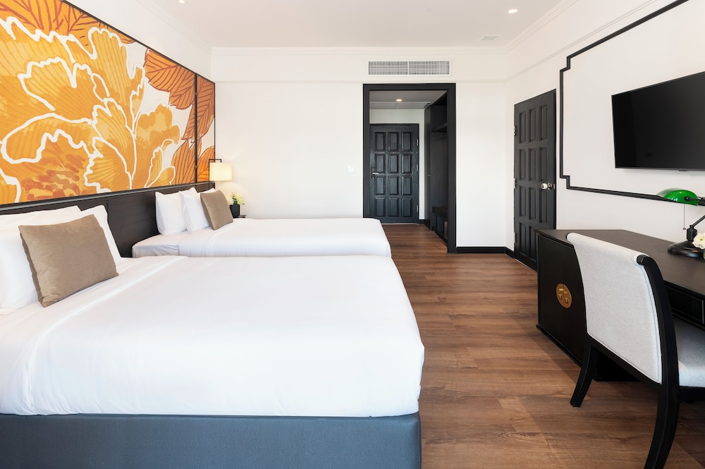 Family Suite Room (Double or Twin)