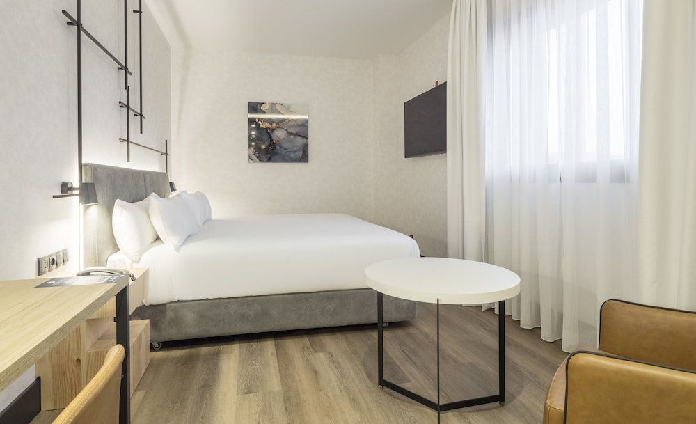 Junior Suite, City View - Photo 1