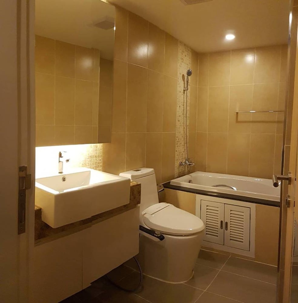 2 Bedrooms Suite photo 2