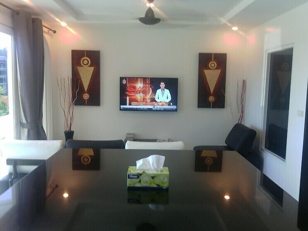 2 Bedroom Pattio Apartment photo 2