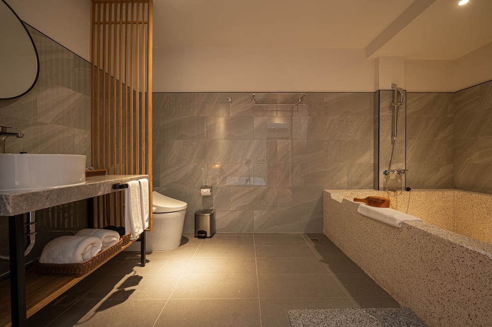 Superior Studio Suite - Photo 5