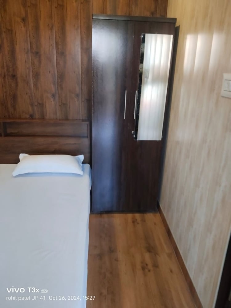 Deluxe Double Room, City View photo 3
