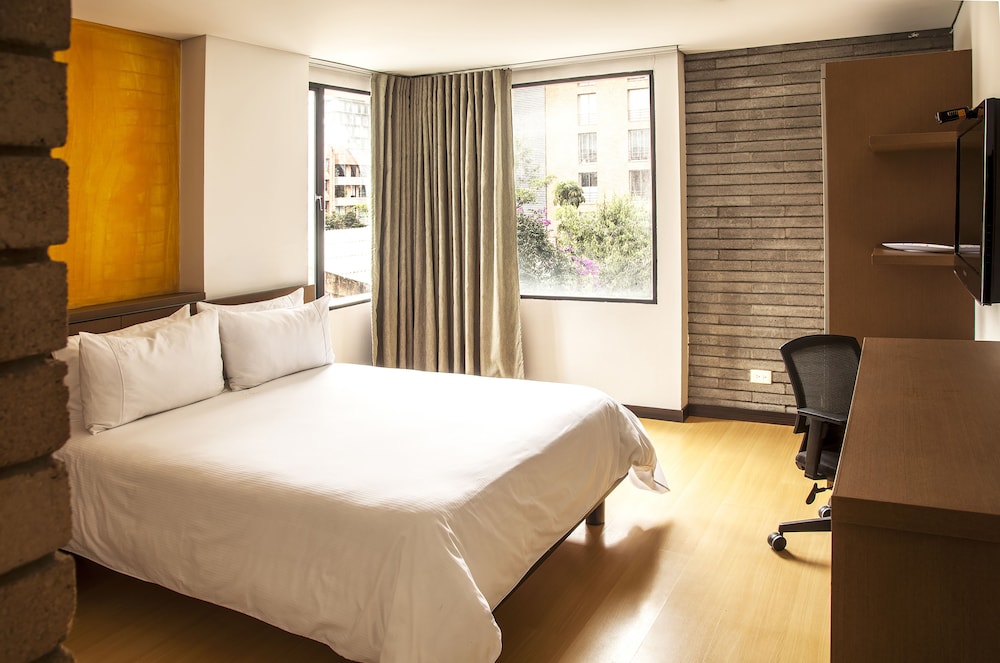 Standard Room, 1 King Bed - Photo 2