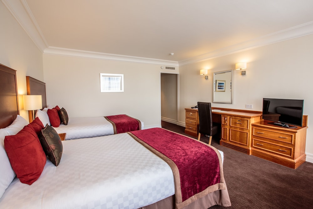 Standard Quadruple Room, 2 Double Beds - Photo 4