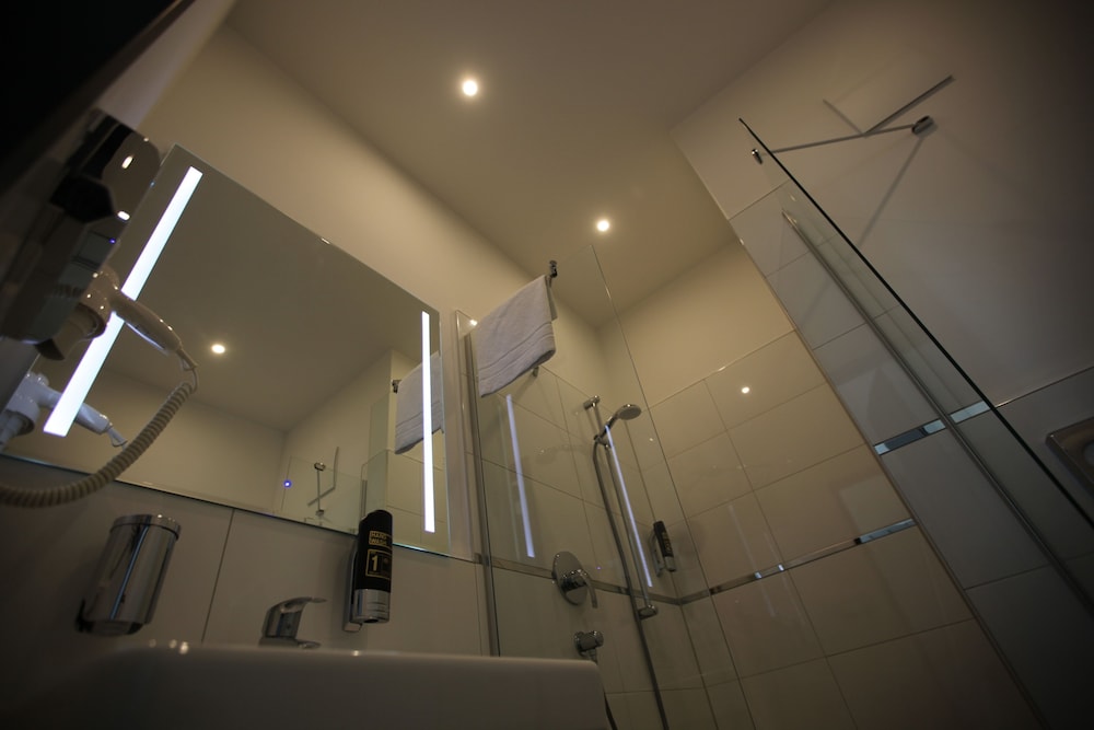 Standard Double Room - Photo 3