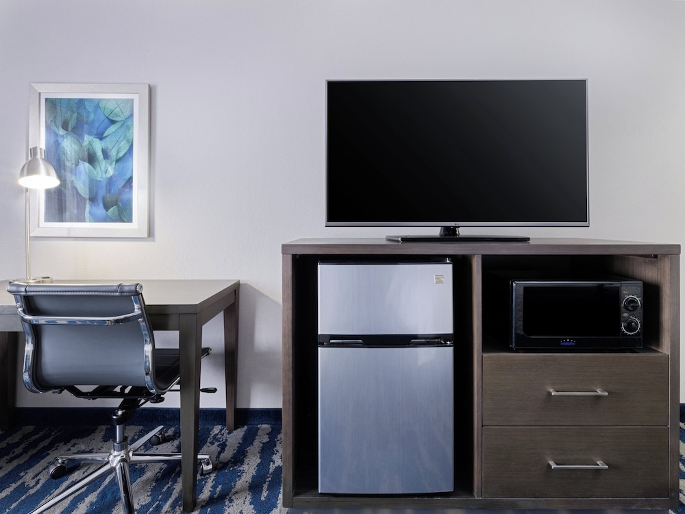 Standard Room, 2 Queen Beds, Accessible (Communications Accessible) - Photo 6