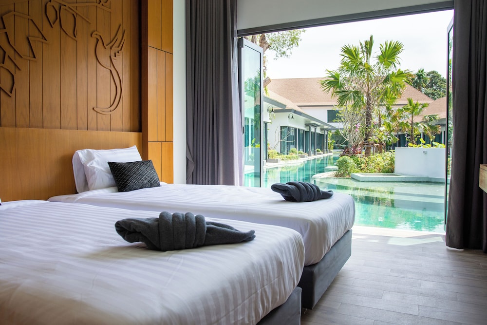 Premier 2 Bedroom Pool Access - Photo 1