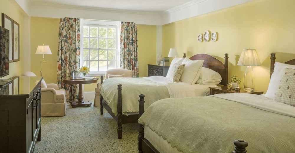 Room, 2 Queen (Tavern)