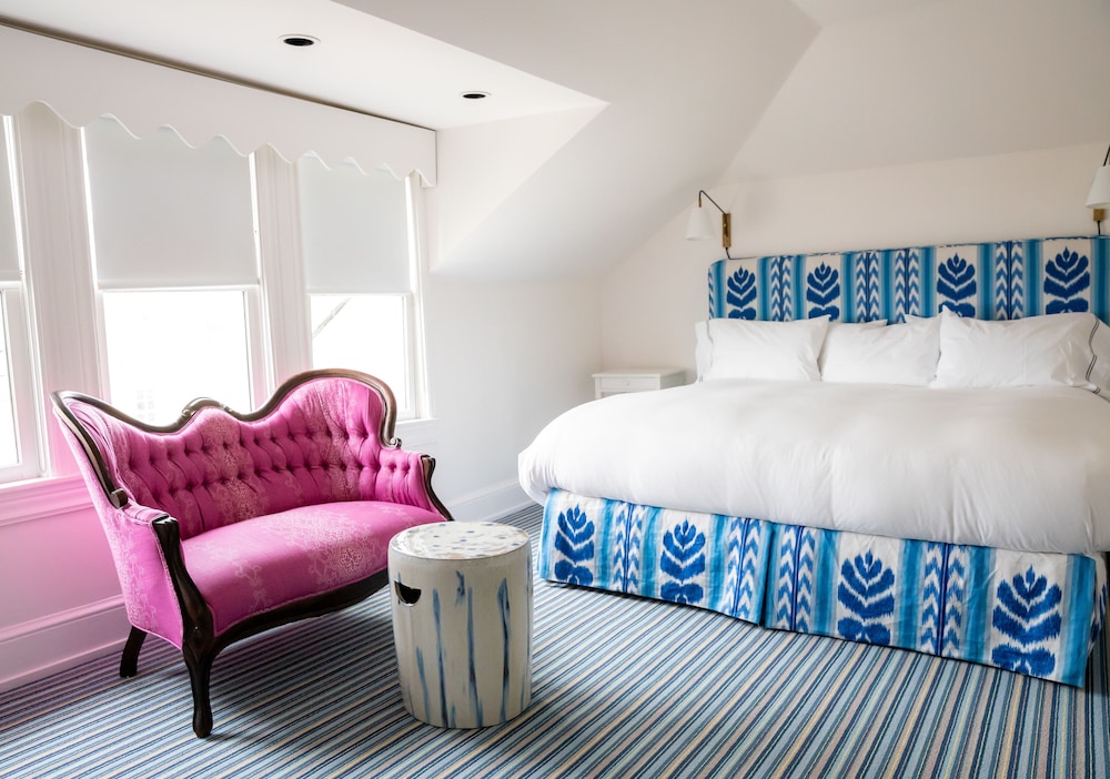 Room, 1 King Bed (at The Inn) photo 2