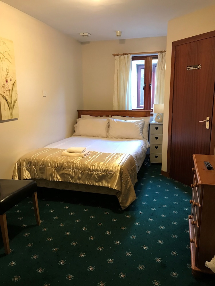 Double Room (with Private Bathroom) photo 1