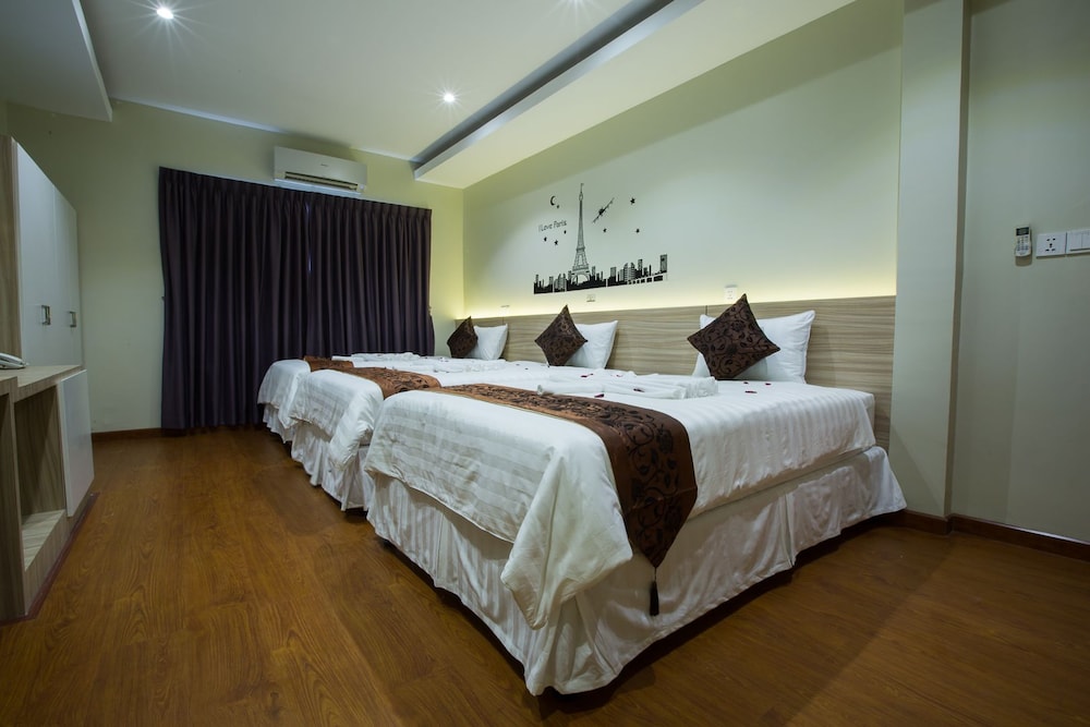 Deluxe Triple Room