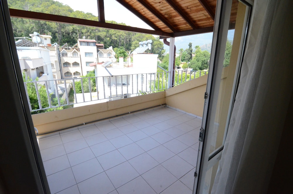Standard Penthouse, Non Smoking, Mountain View photo 3